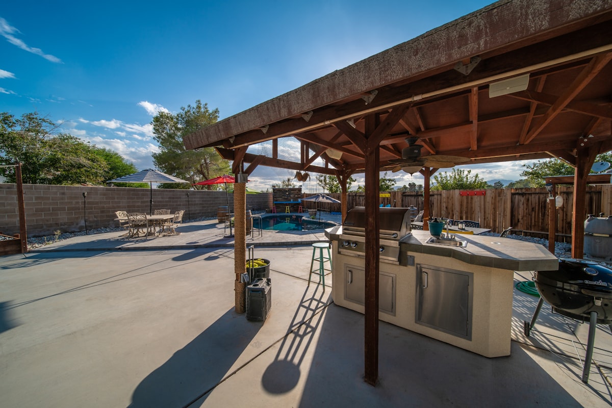 Outdoor living by We Do Construction